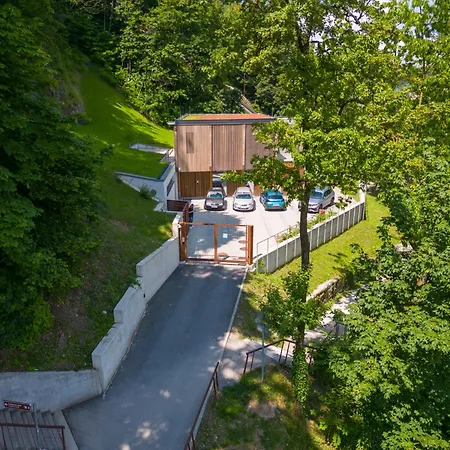 Na Stolbi アパート