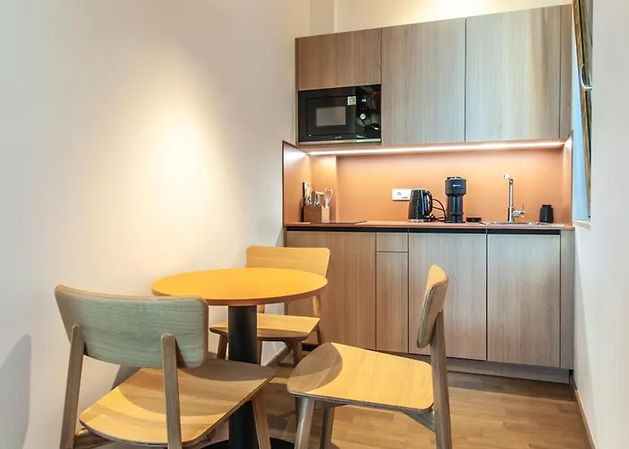 Na Stolbi * לובליאנה